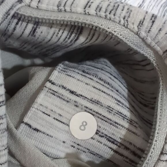 Lululemon Top Womens 8 Gray Crossover Hoodie Athletic Activewear - Picture 8 of 10